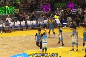一人拿球九人慌“黄巧克力”周杰伦各种风骚传球